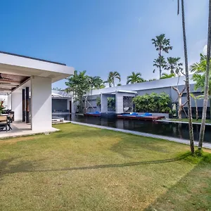 https://villa-aqua-seminyak.hotelsseminyak.net