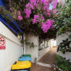 Marina La Caleta (El Hierro)